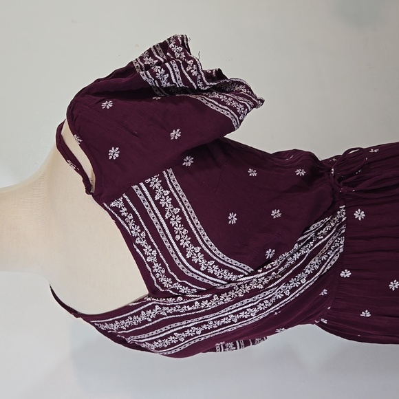 Exhilaration Short Sleeve Maroon & White Floral Pattern Maxi Dress Small - Picture 4 of 10